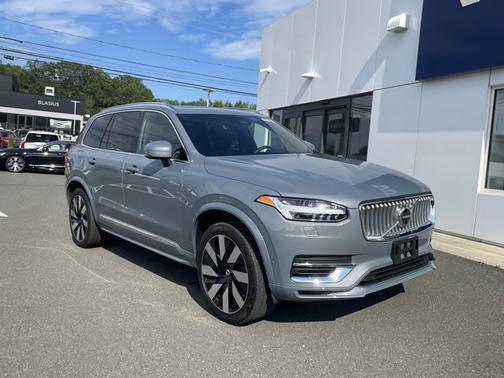2023 Volvo XC90 Recharge Plug-In Hybrid Ultimate Bright Theme