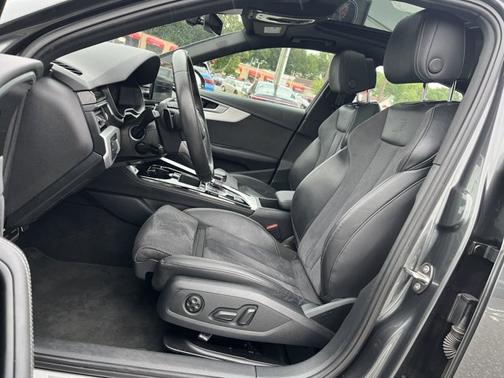 2023 Audi A4 S line Premium Plus
