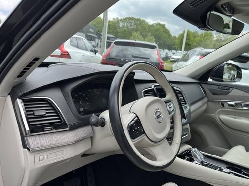 2022 Volvo XC90 Recharge Plug-In Hybrid Inscription