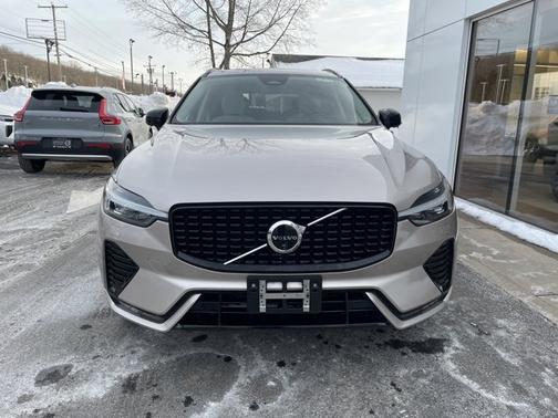 2025 Volvo XC60 Plus