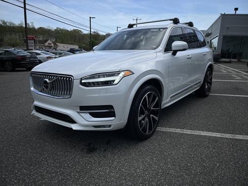 2023 Volvo XC90 Plus
