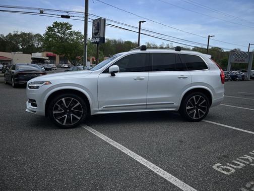 2023 Volvo XC90 Plus