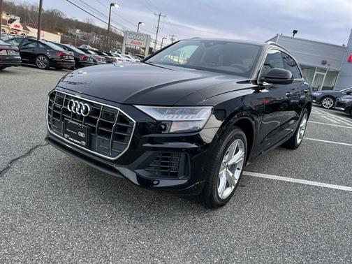 2021 Audi Q8 Premium Plus