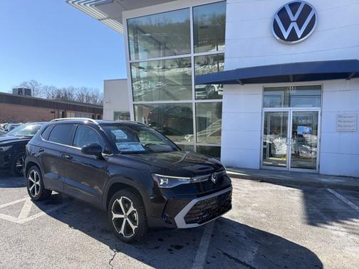 Deep Black Pearl 2026 Volkswagen Taos SEL