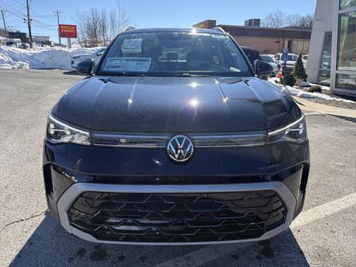 Deep Black Pearl 2026 Volkswagen Taos SEL SUV