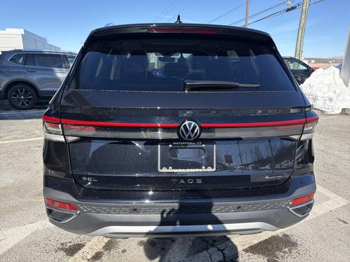 Deep Black Pearl 2026 Volkswagen Taos SEL