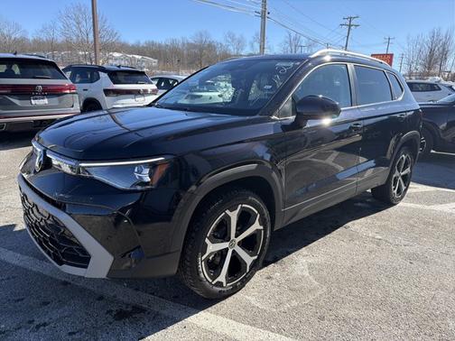 Deep Black Pearl 2026 Volkswagen Taos SEL