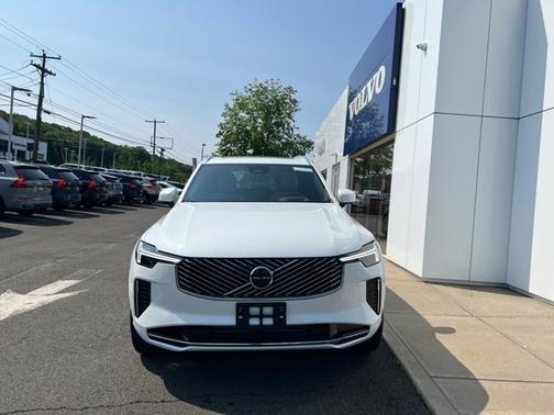 2025 Volvo XC90 Plug-In Hybrid Ultra