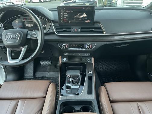 ARKONA WHITE 2024 Audi Q5 S line Premium Plus