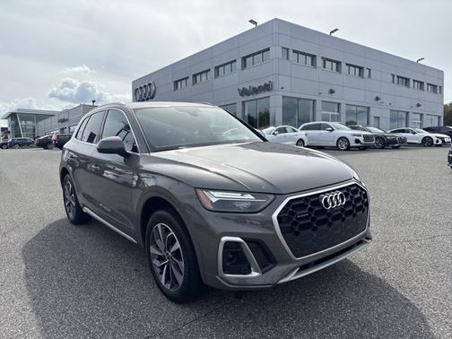 2023 Audi Q5 S line Premium Plus