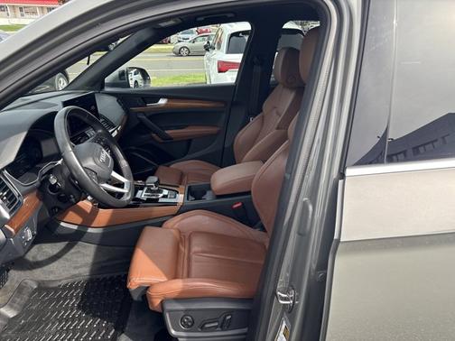 2023 Audi Q5 S line Premium Plus