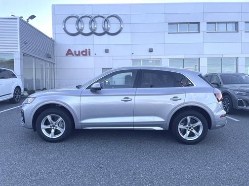 Florett Silver Metallic 2023 Audi Q5 Premium