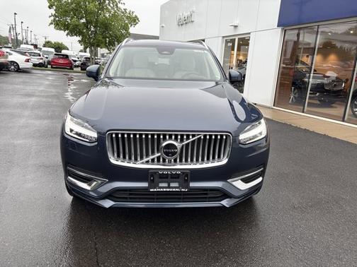 2023 Volvo XC90 Recharge Plug-In Hybrid Ultimate Bright Theme