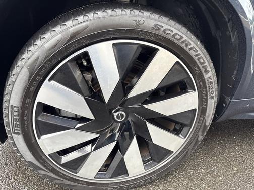 2023 Volvo XC90 Recharge Plug-In Hybrid Ultimate Bright Theme
