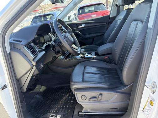 2023 Audi Q5 S line Premium Plus