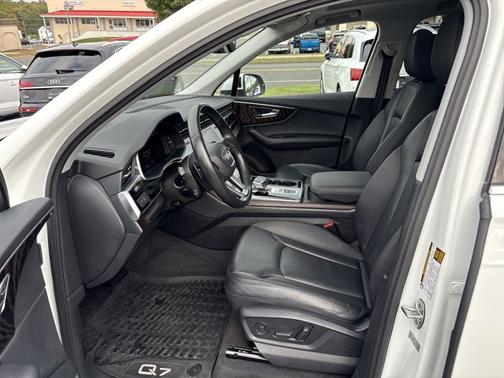 2022 Audi Q7 Premium