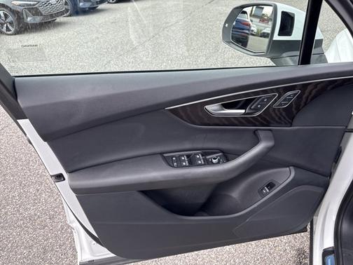 2022 Audi Q7 Premium