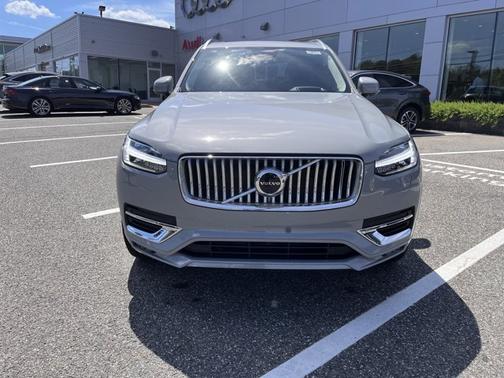 2024 Volvo XC90 Ultimate Bright Theme