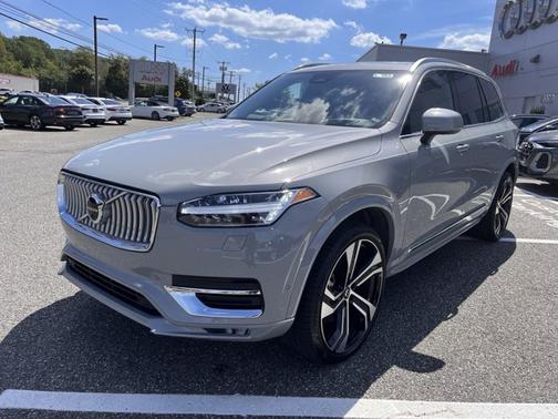 2024 Volvo XC90 Ultimate Bright Theme