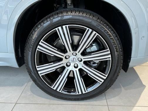 2025 Volvo XC90 Plug-In Hybrid Ultra