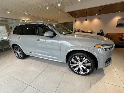 2025 Volvo XC90 Plug-In Hybrid Ultra
