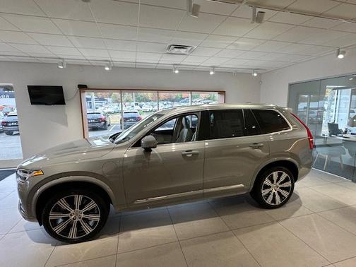 2025 Volvo XC90 Plug-In Hybrid Ultra