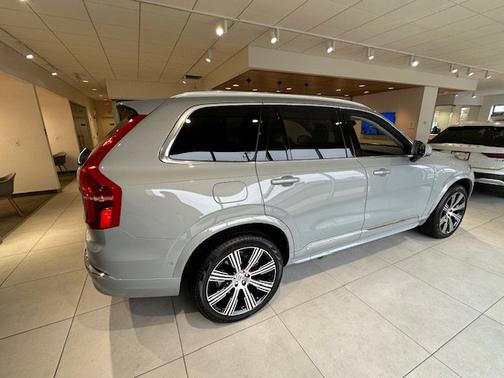 2025 Volvo XC90 Plug-In Hybrid Ultra