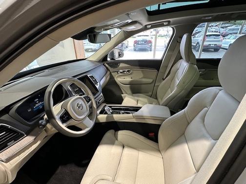 2025 Volvo XC90 Plug-In Hybrid Ultra