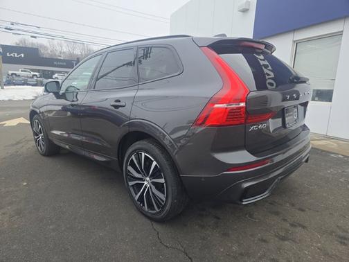 2025 Volvo XC60 Plus