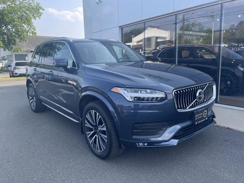 2022 Volvo XC90 Momentum
