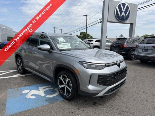 Pyrite Silver Metallic 2026 Volkswagen Tiguan SE