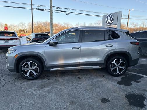 Pyrite Silver Metallic 2026 Volkswagen Tiguan SE