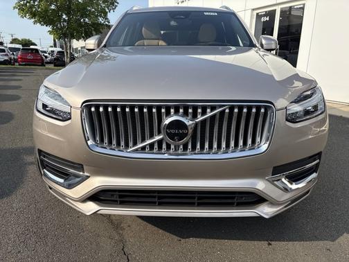 2024 Volvo XC90 Recharge Plug-In Hybrid Ultimate Bright Theme