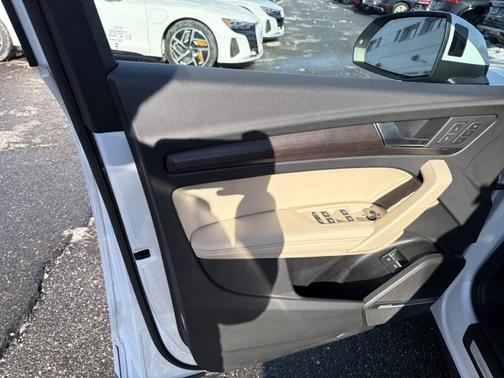 2024 Audi Q5 S line Premium Plus