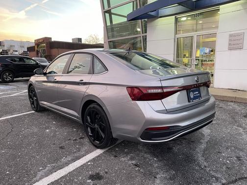 2025 Volkswagen Jetta SE