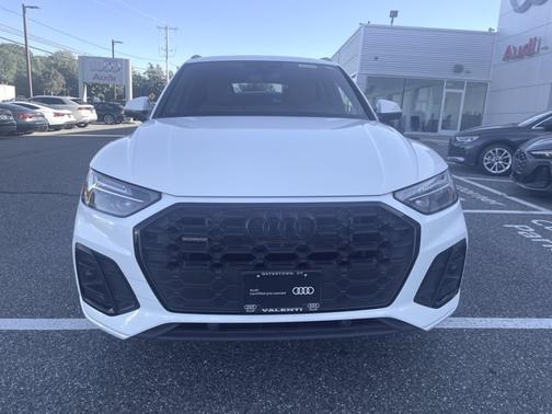Ibis White 2023 Audi Q5 S line Premium Plus