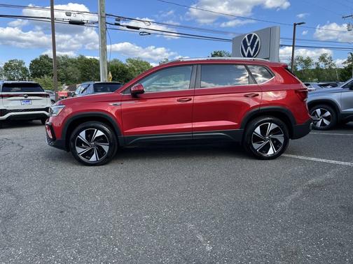 2024 Volkswagen Taos SE