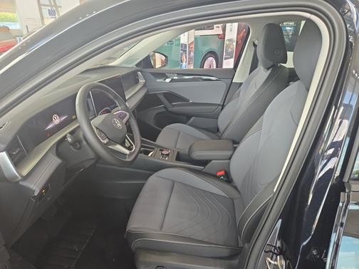 2025 Volkswagen Tiguan SE