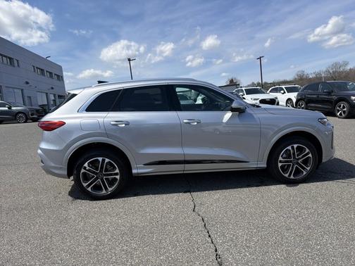 Florett Silver Metallic 2025 Audi Q5 Premium