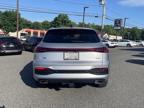 Florett Silver Metallic 2025 Audi Q5 Premium