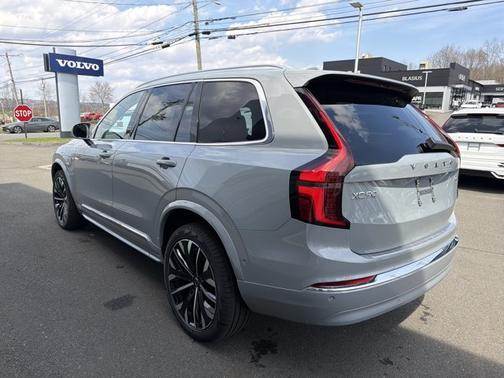 Vapour Grey Metallic 2026 Volvo XC90 Plus