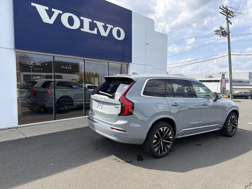 Vapour Grey Metallic 2026 Volvo XC90 Plus