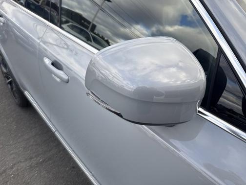 2026 Volvo XC90 Plus