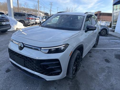 Sandstone 2026 Volkswagen Tiguan SE R-Line Black