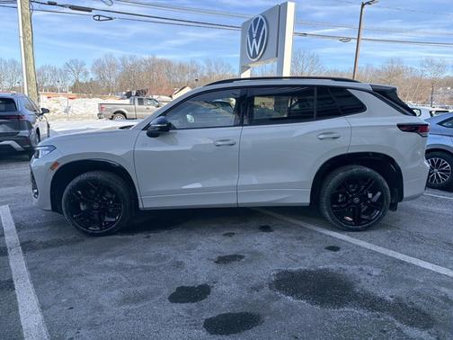 Sandstone 2026 Volkswagen Tiguan SE R-Line Black
