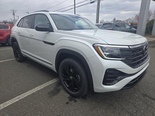 2025 Volkswagen Atlas Cross Sport 2.0T SEL R-Line Black
