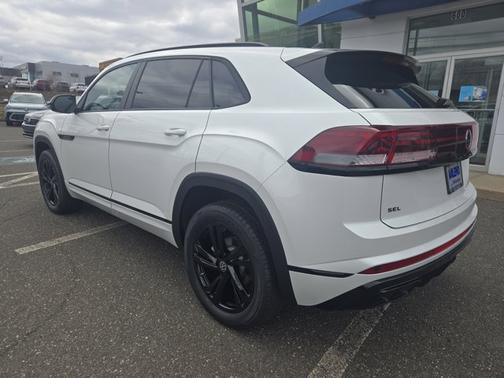 2025 Volkswagen Atlas Cross Sport 2.0T SEL R-Line Black