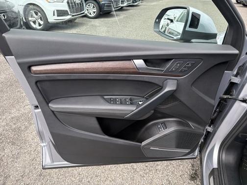 2024 Audi Q5 S line Premium Plus