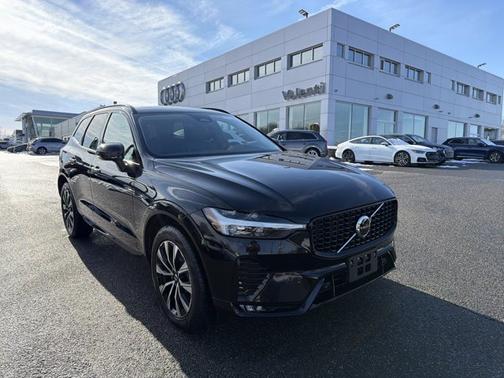 2025 Volvo XC60 Core