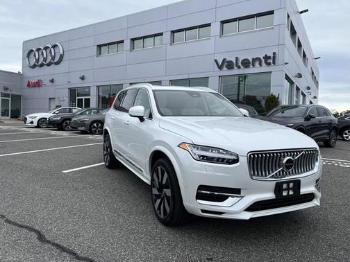 2024 Volvo XC90 Recharge Plug-In Hybrid Ultimate Bright Theme